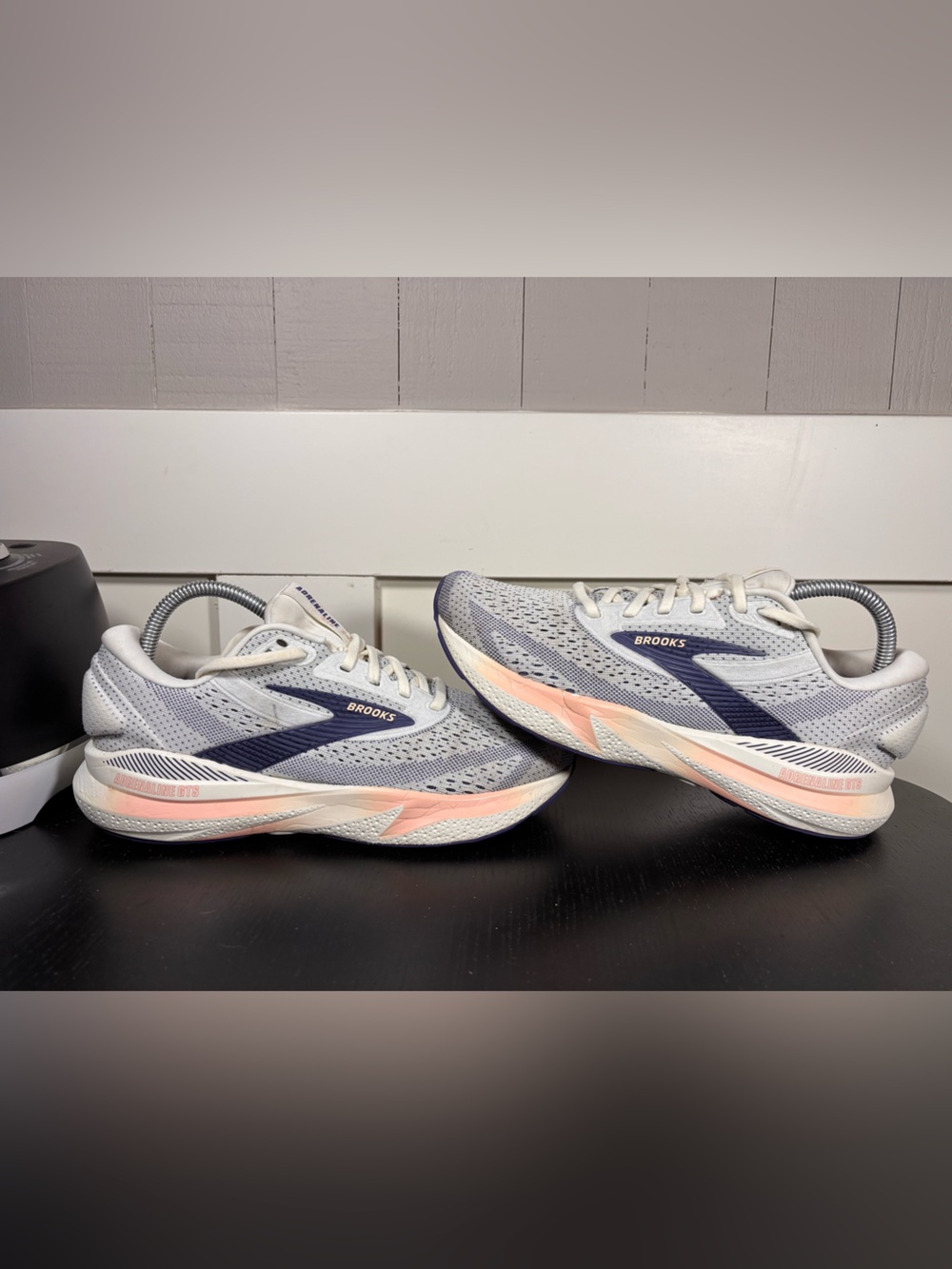 W8.5 Brooks Adrenaline GTS Running Shoe